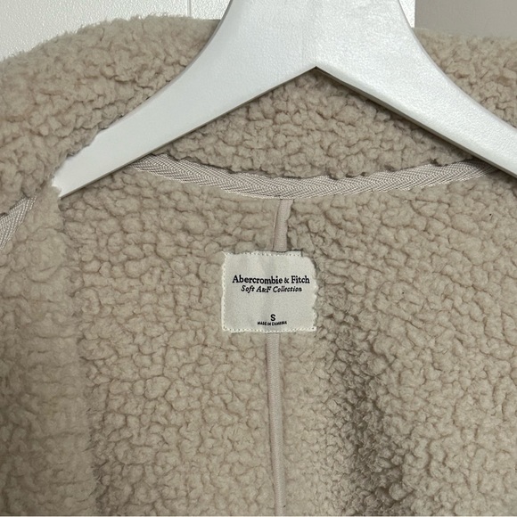 Abercrombie & Fitch Soft A&F Collection Sherpa Jacket - Picture 5 of 5